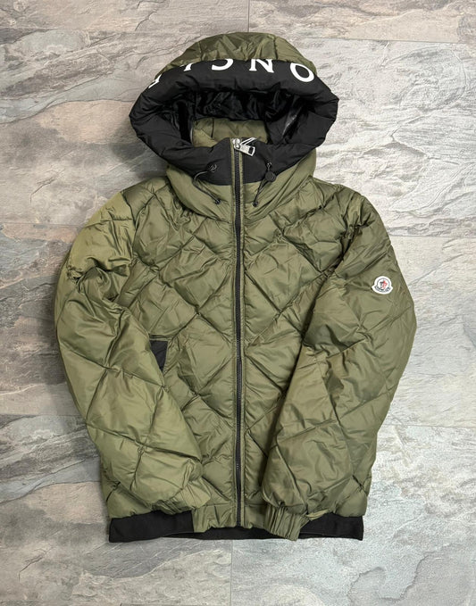 Яке Moncler