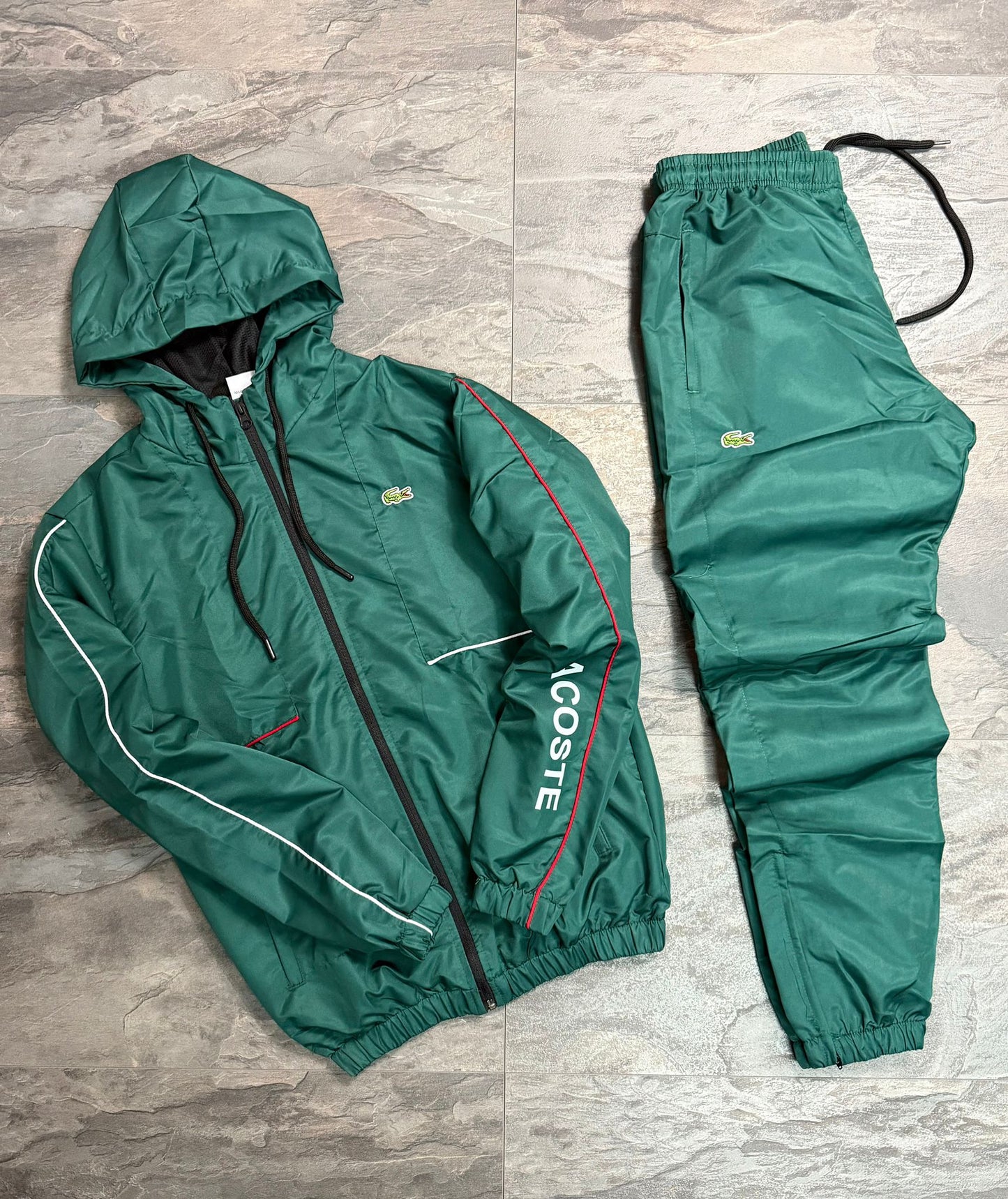 Спортен екип Lacoste