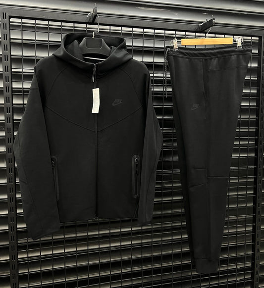 Спортен екип Tech Fleece