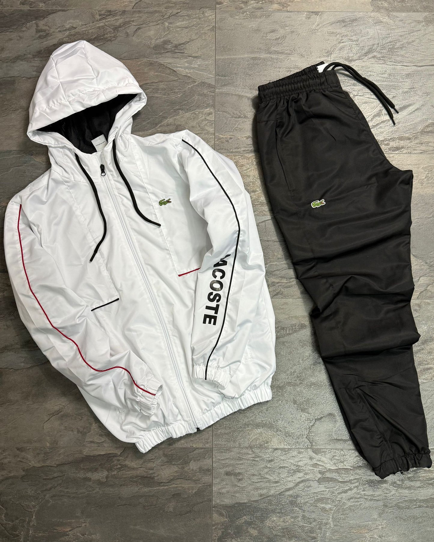 Спортен екип Lacoste