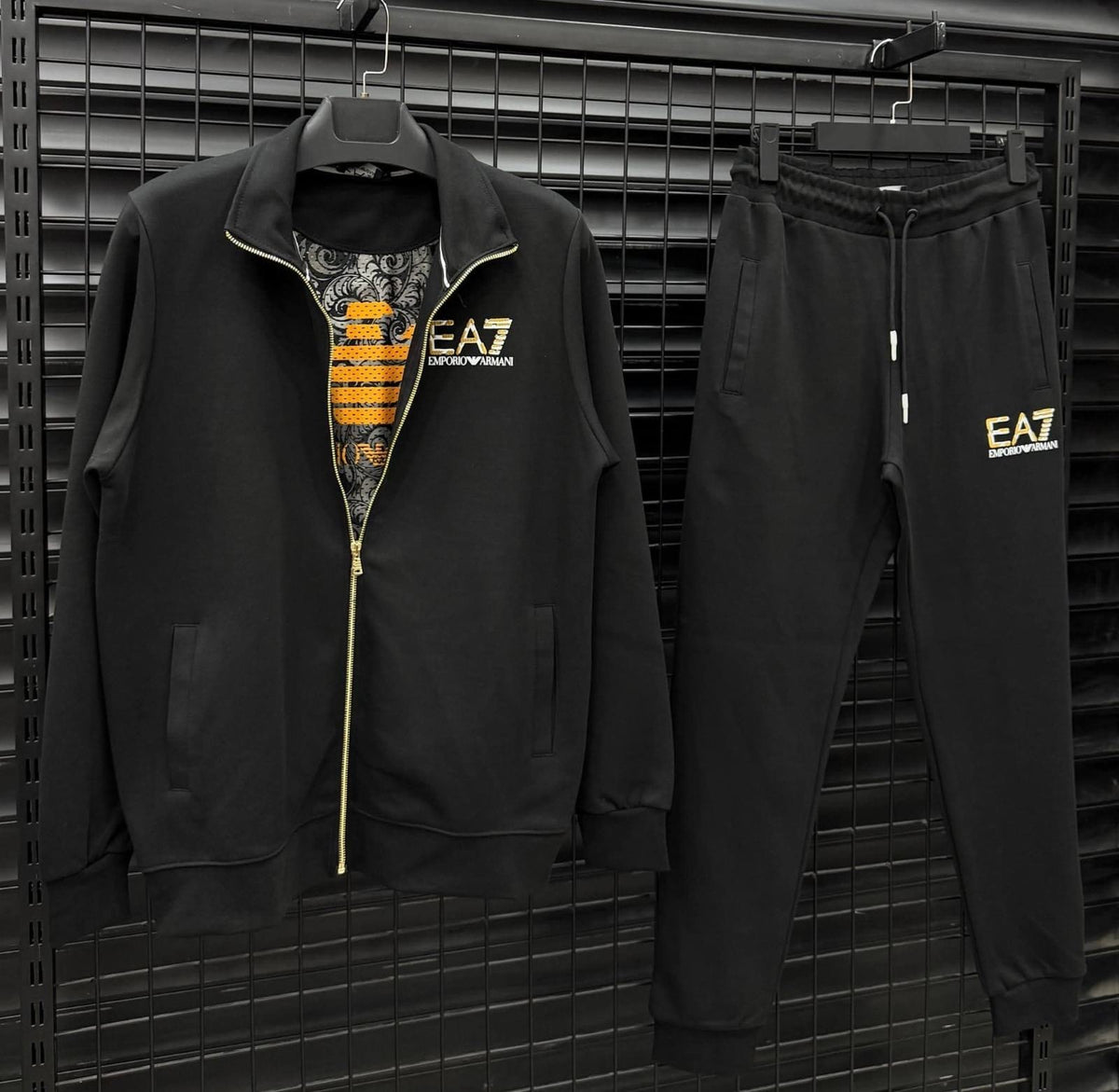 Спортен памучен екип EA7 1153