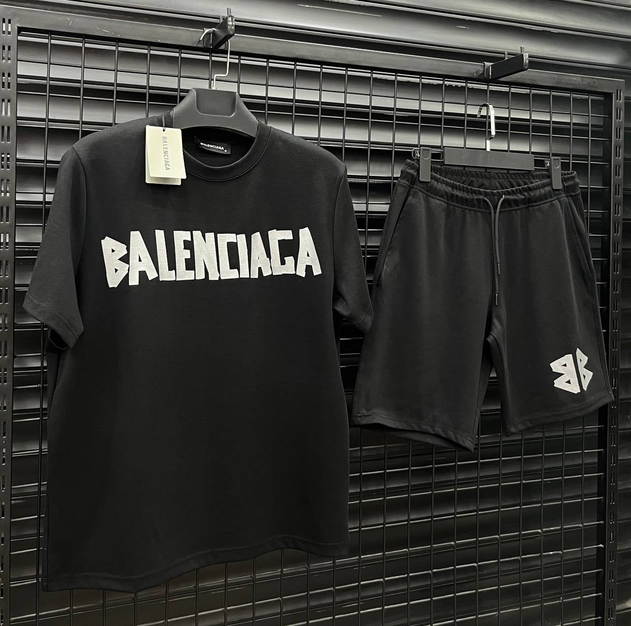Летни екипи Balenciaga