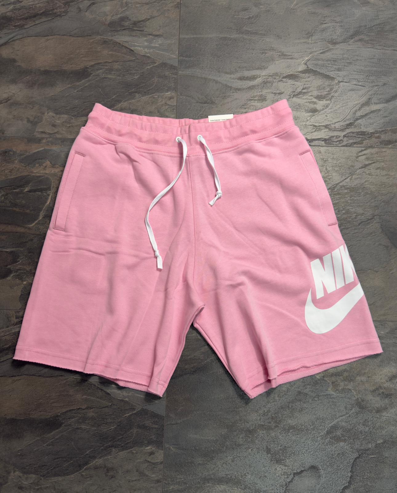 Къси спортни гащи NIKE 1672
