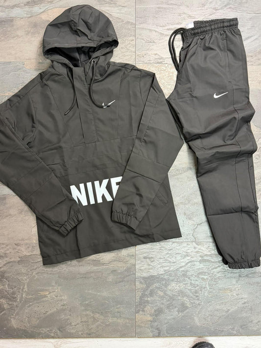 Мъжки спортен екип NIKE 1313