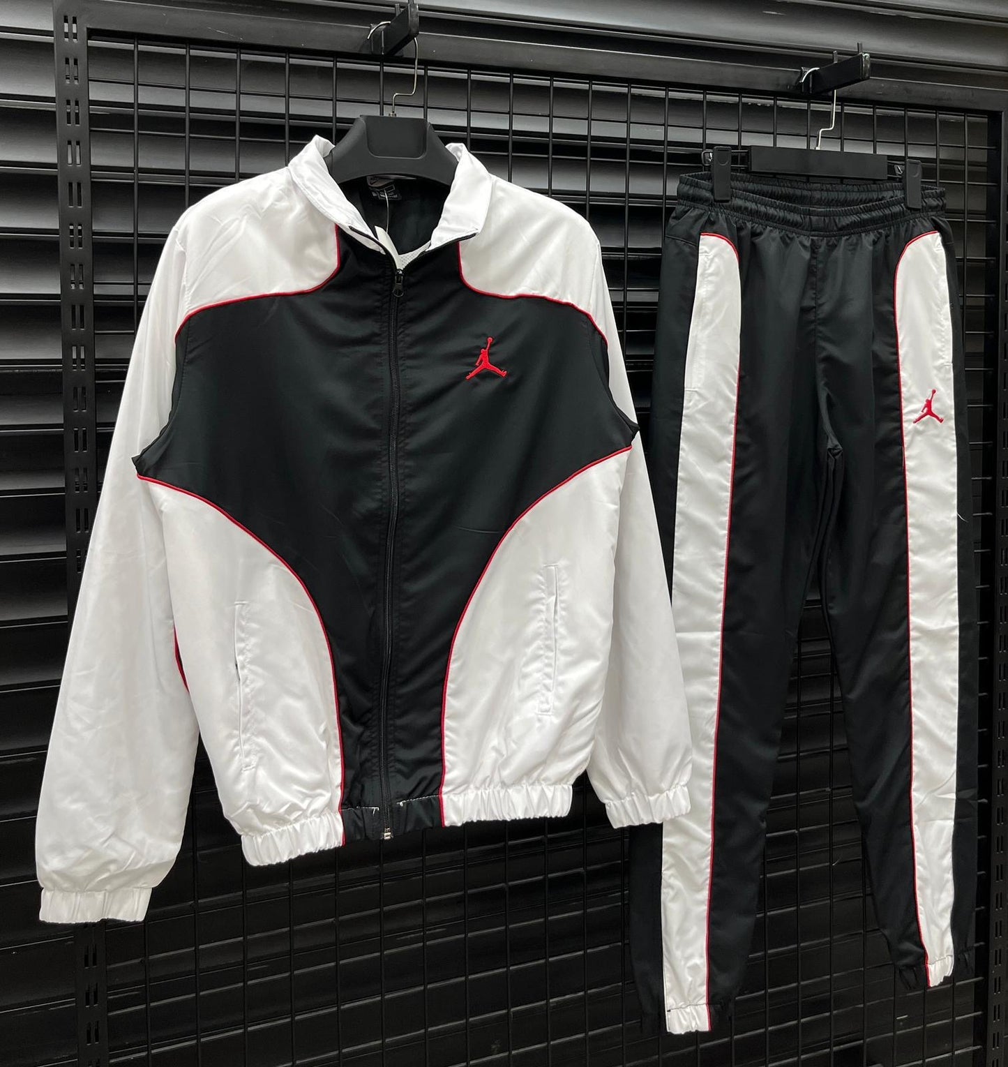 Спортен екип Jordan RED